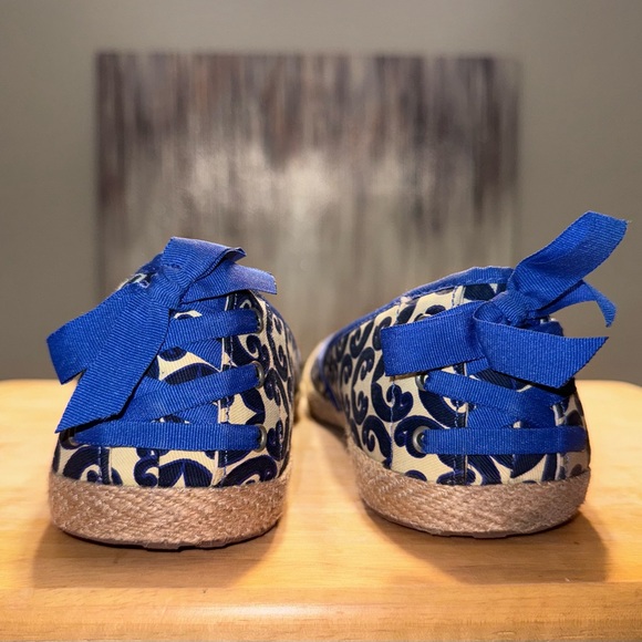 Royal Bloom and tan colored slip on ballerina woman’s UGGs - Picture 9 of 12